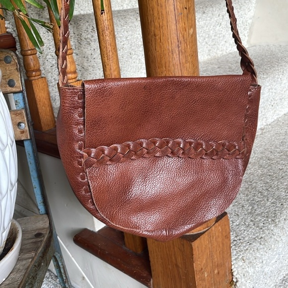 Earthbound Trading Co Brown Leather Braided  Shoulder Bag - Picture 2 of 10